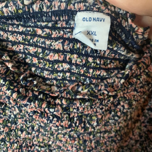 Floral top - Picture 2 of 3